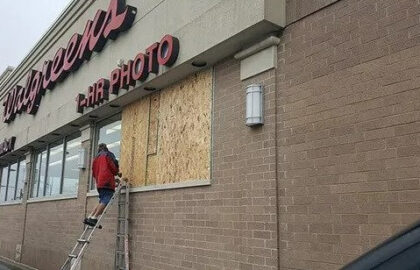 emergency board up glass repair